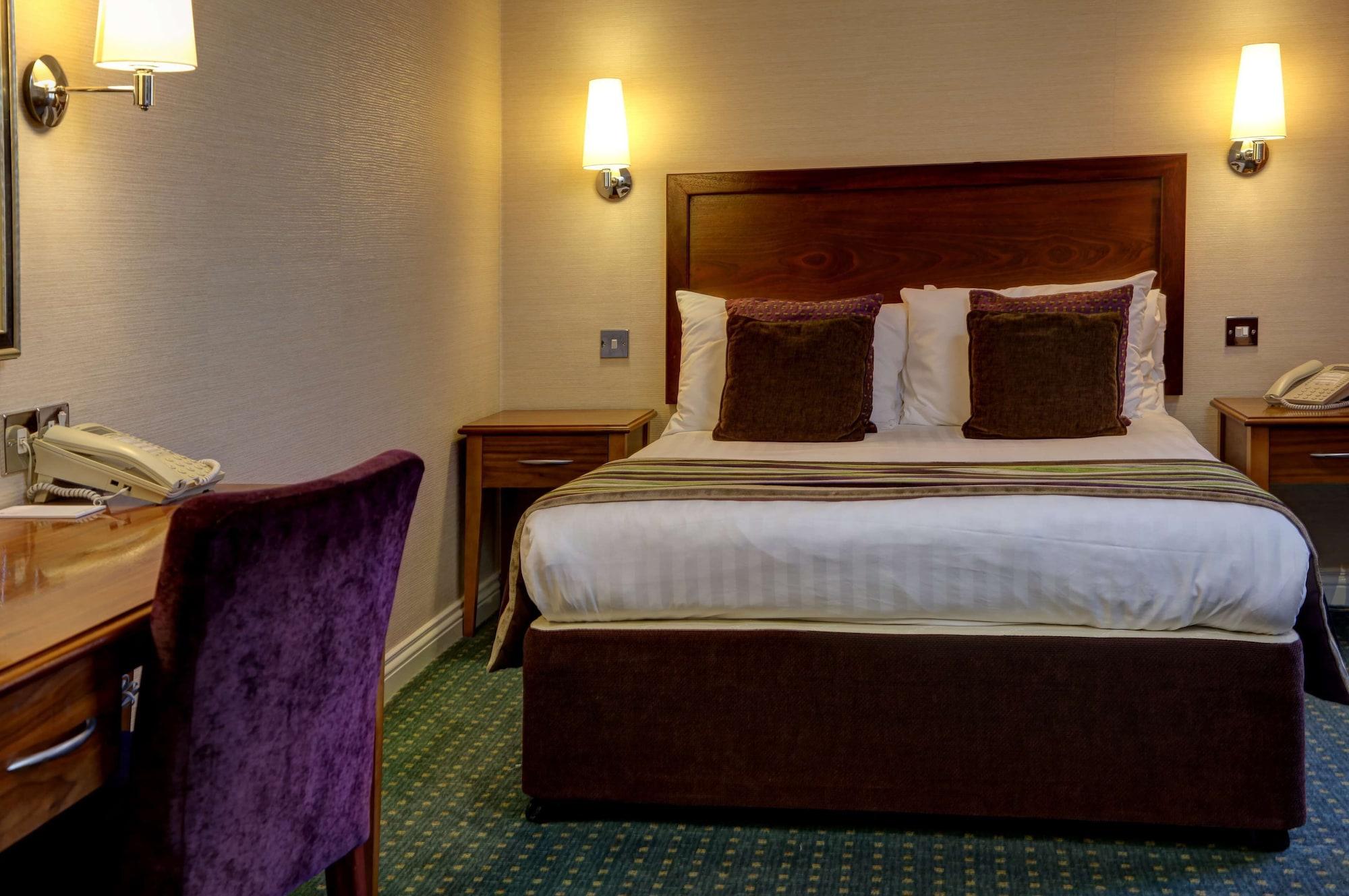 The Bull Hotel; Sure Hotel Collection By Best Western ピーターバラ エクステリア 写真