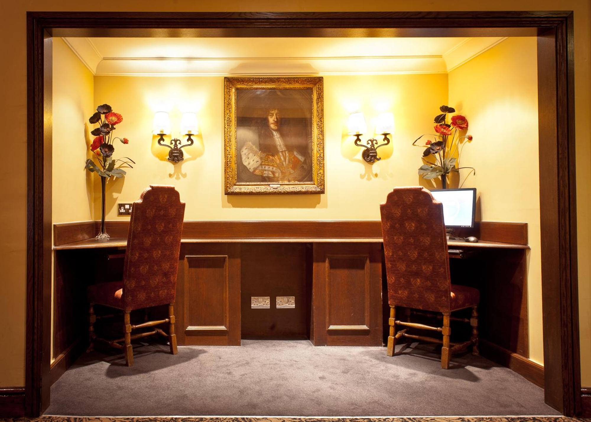 The Bull Hotel; Sure Hotel Collection By Best Western ピーターバラ エクステリア 写真
