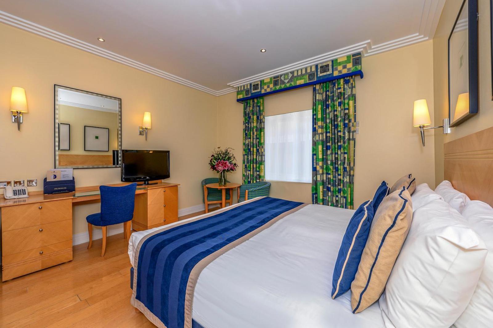 The Bull Hotel; Sure Hotel Collection By Best Western ピーターバラ エクステリア 写真